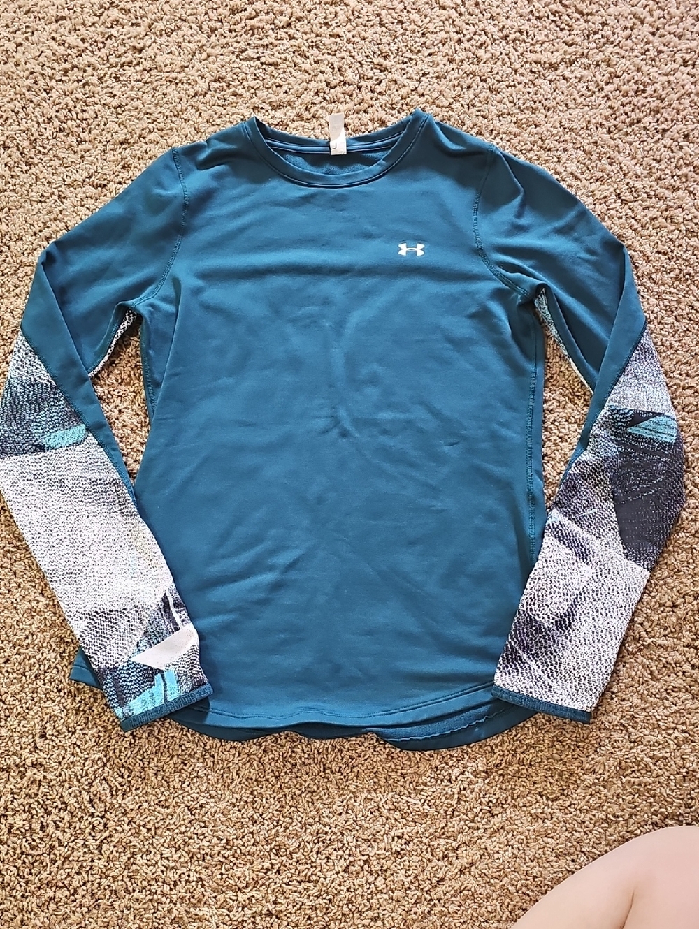 Under Armour Teal Long Sleeve Athletic Shirt with Patterned Sleeves